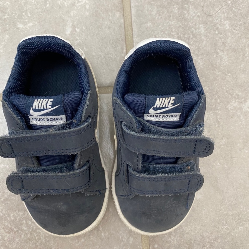 Nike Court Royale Sneakers